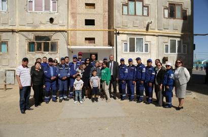 Мұнайшылар көп балалы анаға пәтер сыйлады