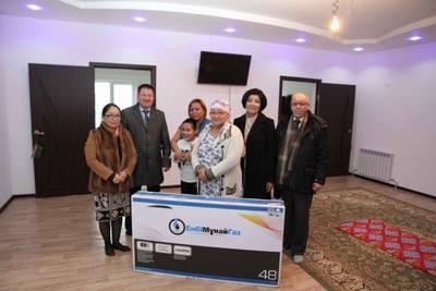 Пострадавшим от стихии атыраусцам дали новые дома