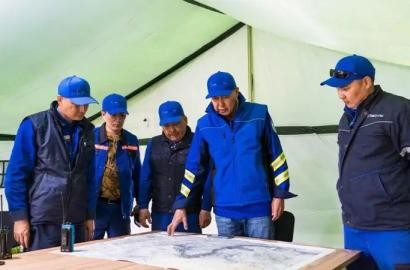 На линии воды: эмбинские нефтяники противостоят угрозе паводка