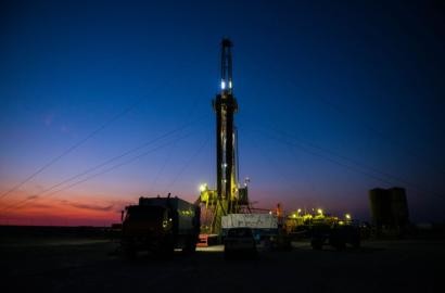 Фонтанный приток нефти получен на Эмбе