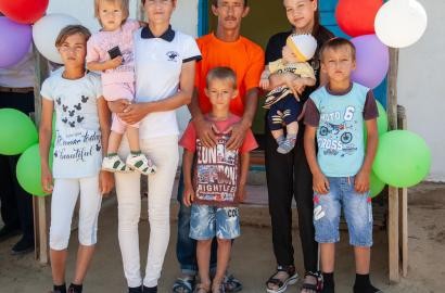Emba oil people have presented accomodations for 8 families with many children