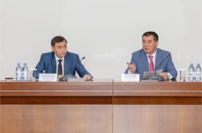 Reporting meeting of management with the workforce