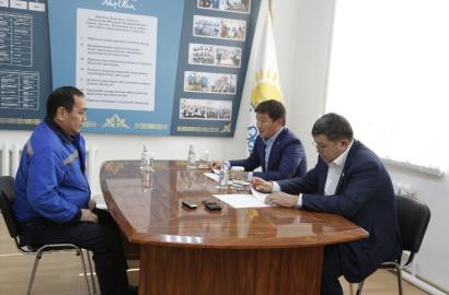 Employees of “Embamunaigas” JSC together with “Nur Otan” party