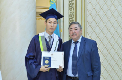 АО «Эмбамунайгаз» (далее ЭМГ или Компания) вручила трудовые книжки первым 20-ти выпускникам пилотного проекта по дуальному обучению на базе ЭМГ