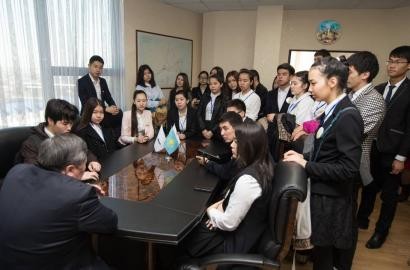 Дарынды балалар ембілік мұнайшылармен кездесті