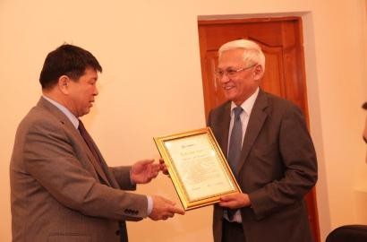 Ембілік мұнайшылар Алғыс хатпен марапатталды