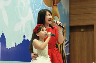 «Ембімұнайгаз» АҚ (бұдан былай ЕМГ немесе Компания) құрылғанына 95 жыл толуына орай мұнайшылар мен мүмкіншілігі шектеулі балалар және балалар үйі тәрбиеленушілерінің қатысуымен «Мен бақыттымын» атты өнер фестивалін өткізді