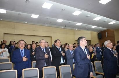 Ембіліктер  Тұңғыш Президент күнін атап өтті