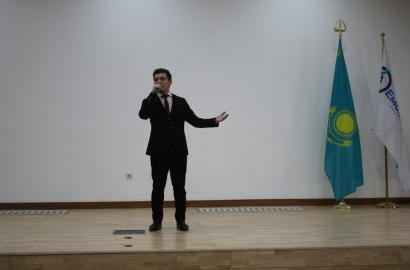 Ембіліктер  Тұңғыш Президент күнін атап өтті