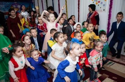 Ембілік мұнайшылардан жаңа жылдық ертеңгіліктер