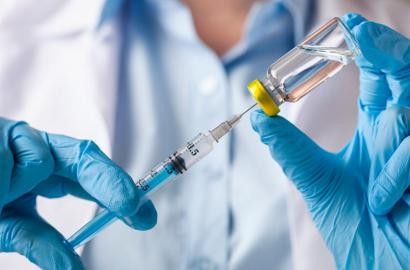 Нефтяники Эмбы вакцинируются от COVID-19