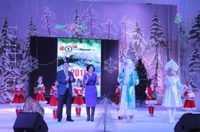 АО «Эмбамунайгаз» (далее Компания или ЭМГ) провела серию благотворительных новогодних елок