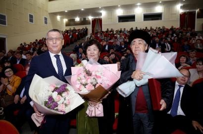 Эмбамунайгаз организовал творческий вечер  Героя Труда Казахстана Ильи Жаканова