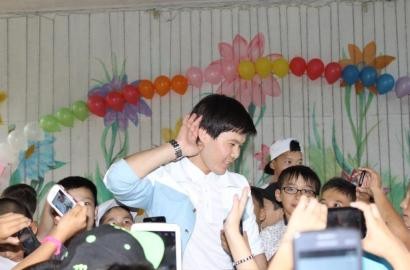 Пресс релиз. Дети эмбинских нефтяников встретились со звездами казахской эстрады