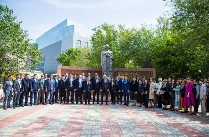 Коллектив АО «Эмбамунайгаз» почтил память героев Победы   