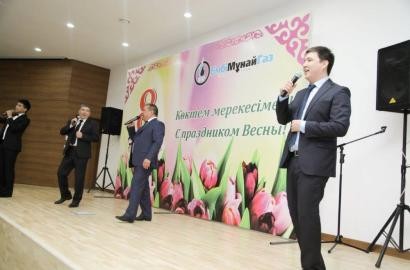 Пресс-релиз. Поздравил женщин с праздником