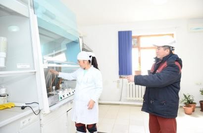 Председатель Правления АО «Эмбамунайгаз» (далее ЭМГ или Компания) Жаксыбеков А.Е. посетил производственные объекты НГДУ «Кайнармунайгаз» и «Доссормунайгаз»