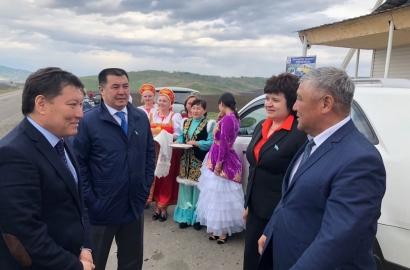 Коллектив АО «Эмбамунайгаз» (далее ЭМГ или Компания) оказал благотворительную помощь жителям Восточно-Казахстанской области (далее ВКО), пострадавшим от весенних паводков