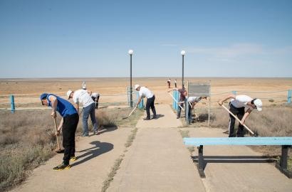 В АО «Эмбамунайгаз» (далее ЭМГ или Компания) прошла серия субботников по сохранению памятников историко-культурного и духовного наследия