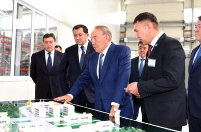 Нурсултану Назарбаеву показали работу АО "Эмбамунайгаз"