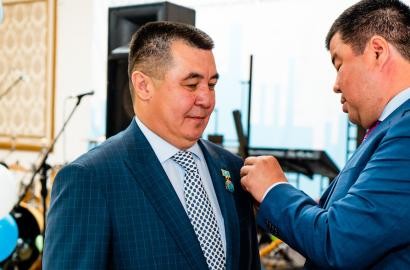 Председатель Правления АО «Эмбамунайгаз» удостоен звания Почетного гражданина Макатского района